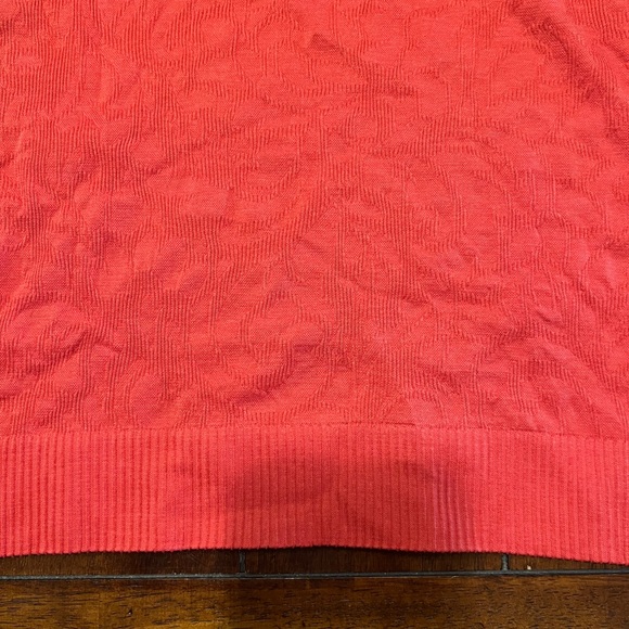 lululemon shirt - Picture 5 of 12